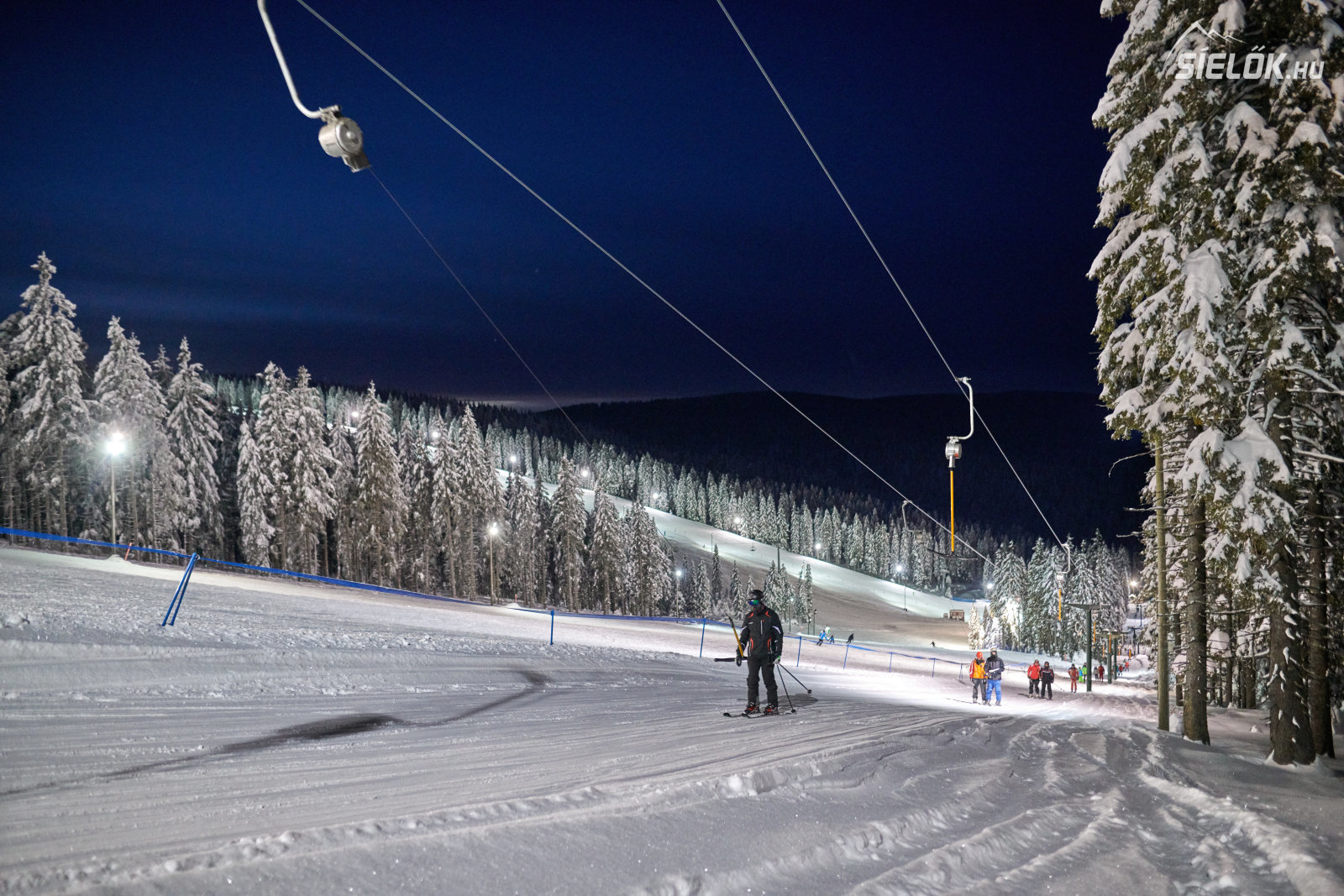Rogla-winter-18-7-night-skiing.jpg