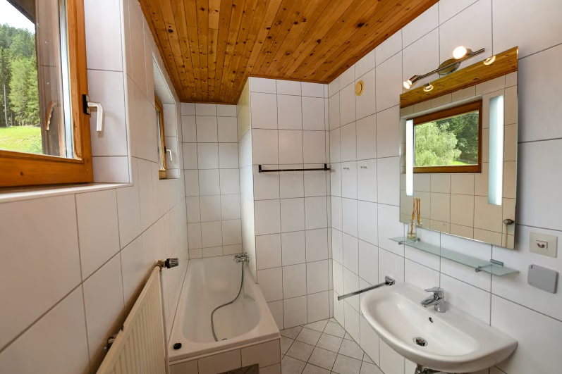 Zirbenhaus-Ferienhaus-Ferienwohnung-Ferienhaus-Kreischberg-10-09-2026-11-27-AM.png