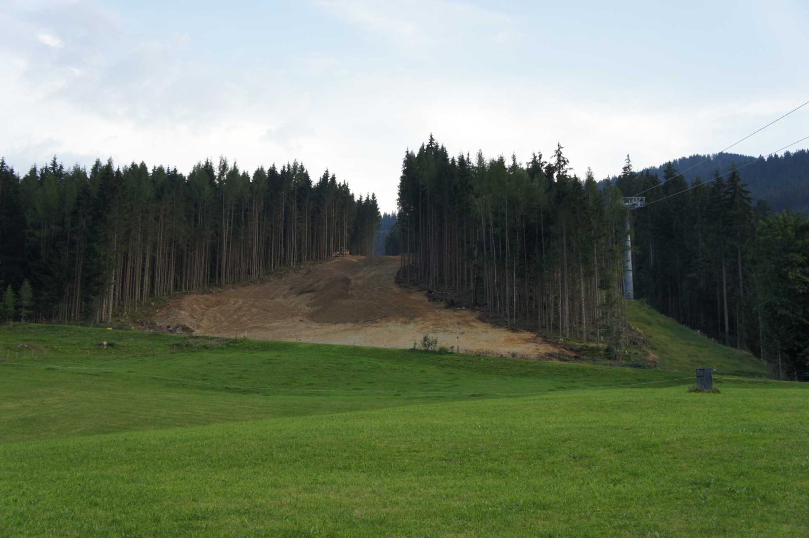 Leogang (Rain) felé érkező új pálya készületben.