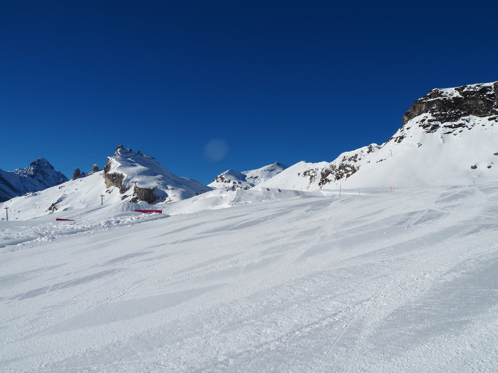 középen a Schilthorn