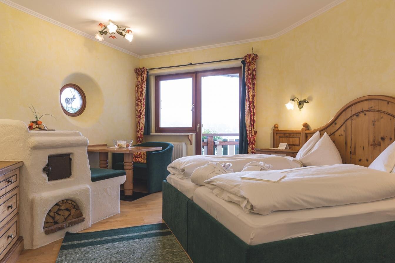 hunting-suite02.jpg