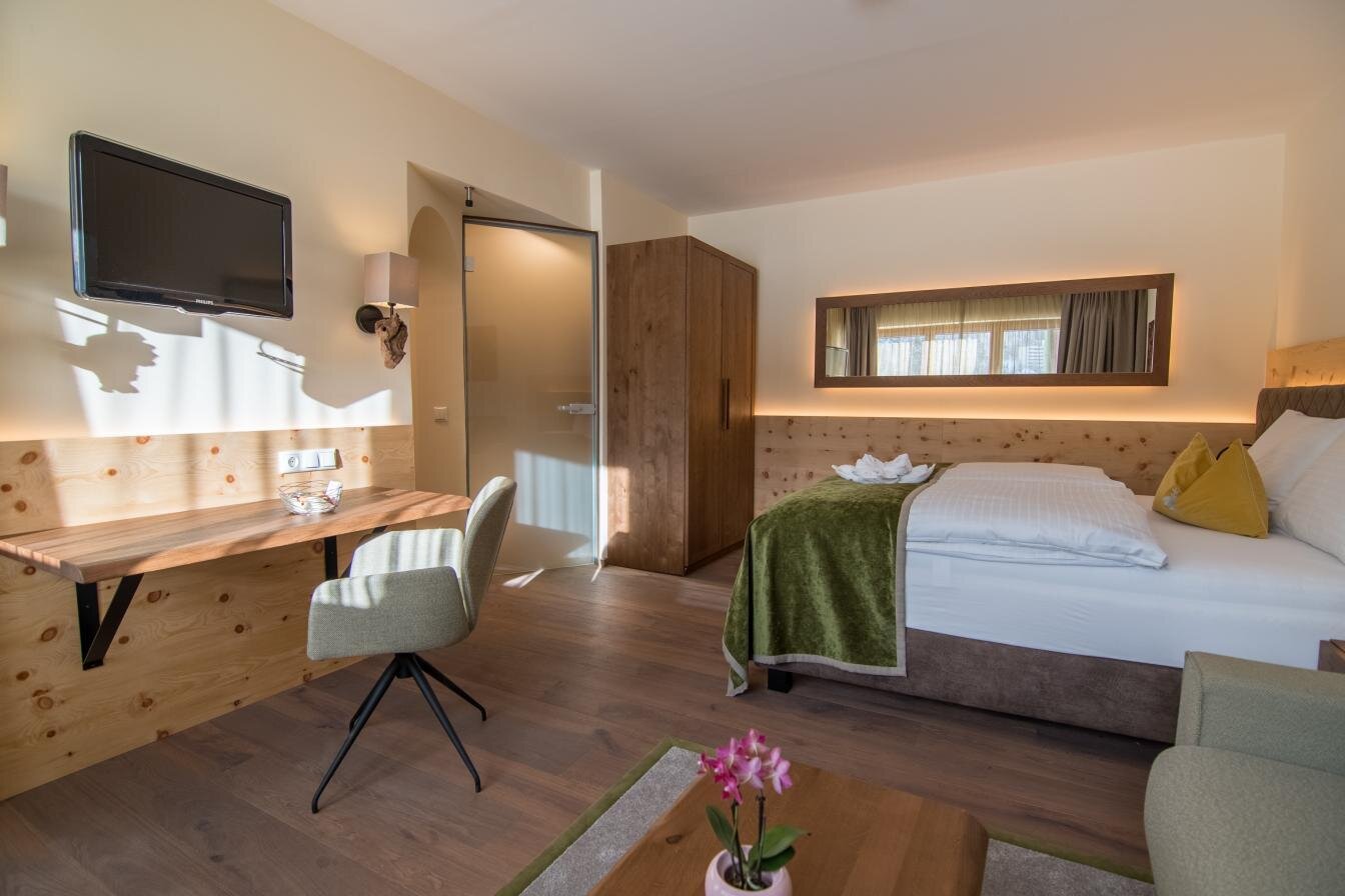 lakepano-suite01.jpg