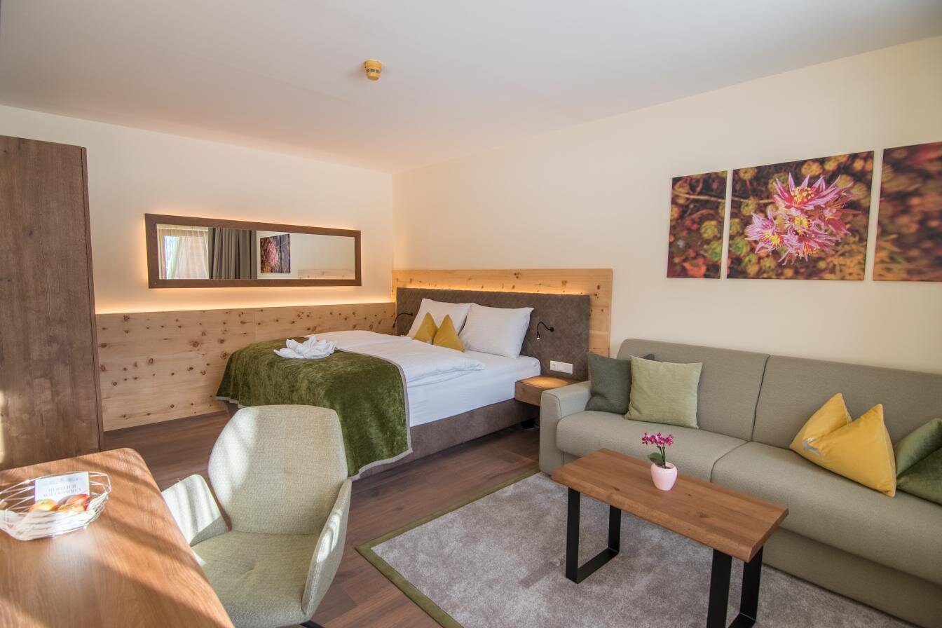 lakepano-suite02.jpg