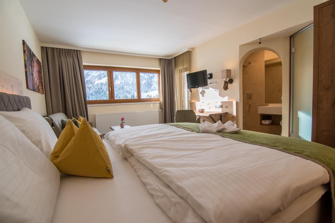 lakepano-suite06.jpg