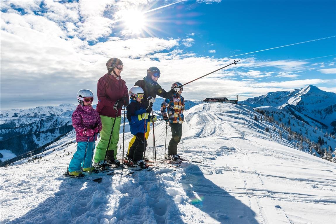 Familie-Ski-Wildschonau.-Wildschonau-Tourismus-FG-timeshot-8-Medium.jpg