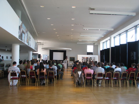 A konferencia a Külső-Váci úti VOLVO szalonban került megrendezésre.