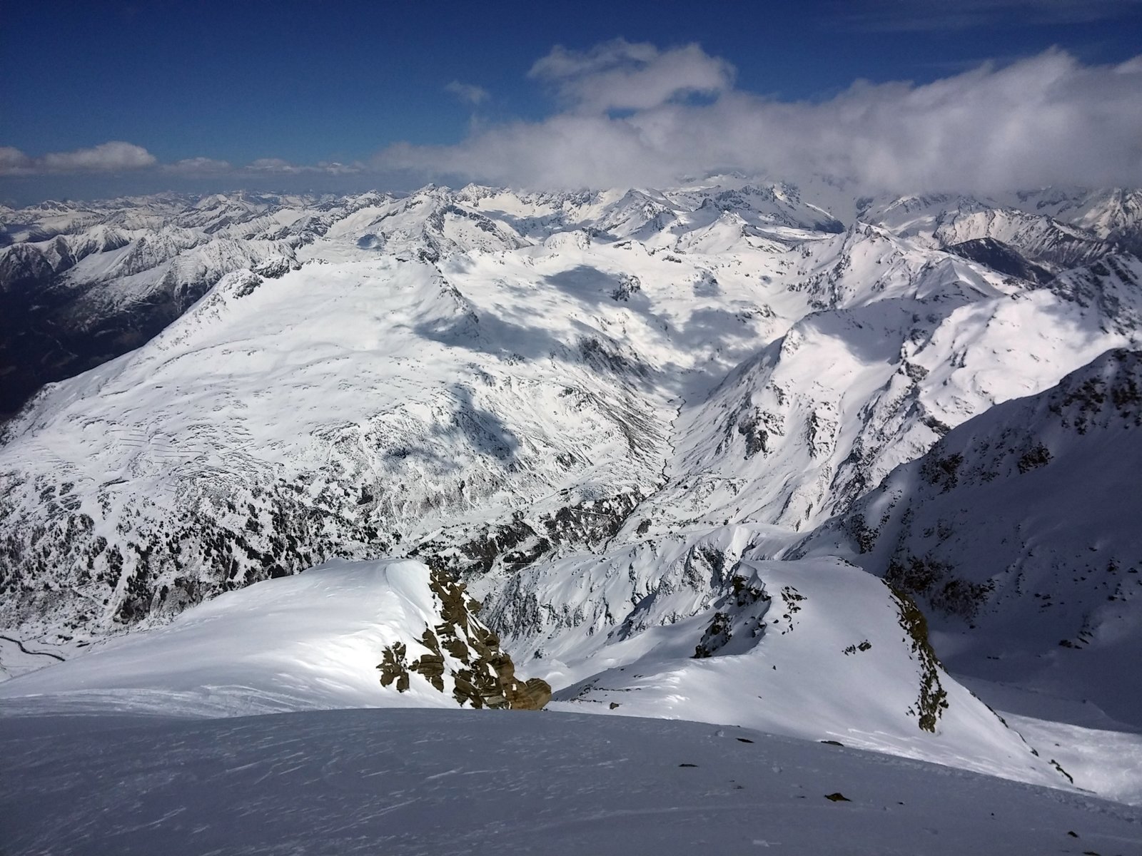 Kilátás a Baumbachspitze (3105m) csúcsról.