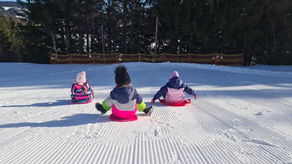 Kinder-rodeln-Familienschiberg-St.-Jakob-im-Walde-0222.jpg