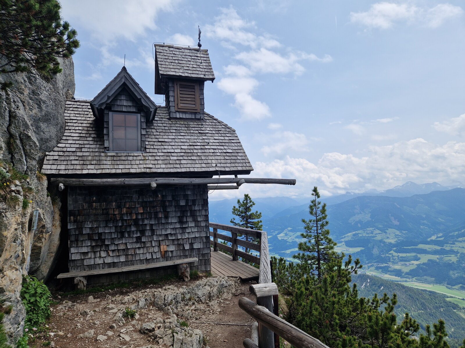 kapolna-st.jpg