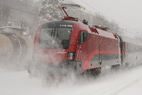 Vonat a hóban - ÖBB/Steiner