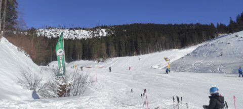 kék 27 alja a Mitterstein gondola völgyállomása felől fotózva