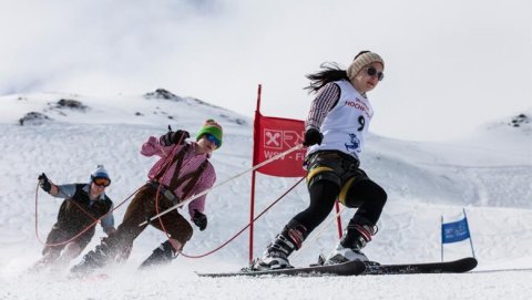 Hochfügenben a kötéllel sízés a hagyományos szezonzáró esemény | Fotó: www.tyrol.com