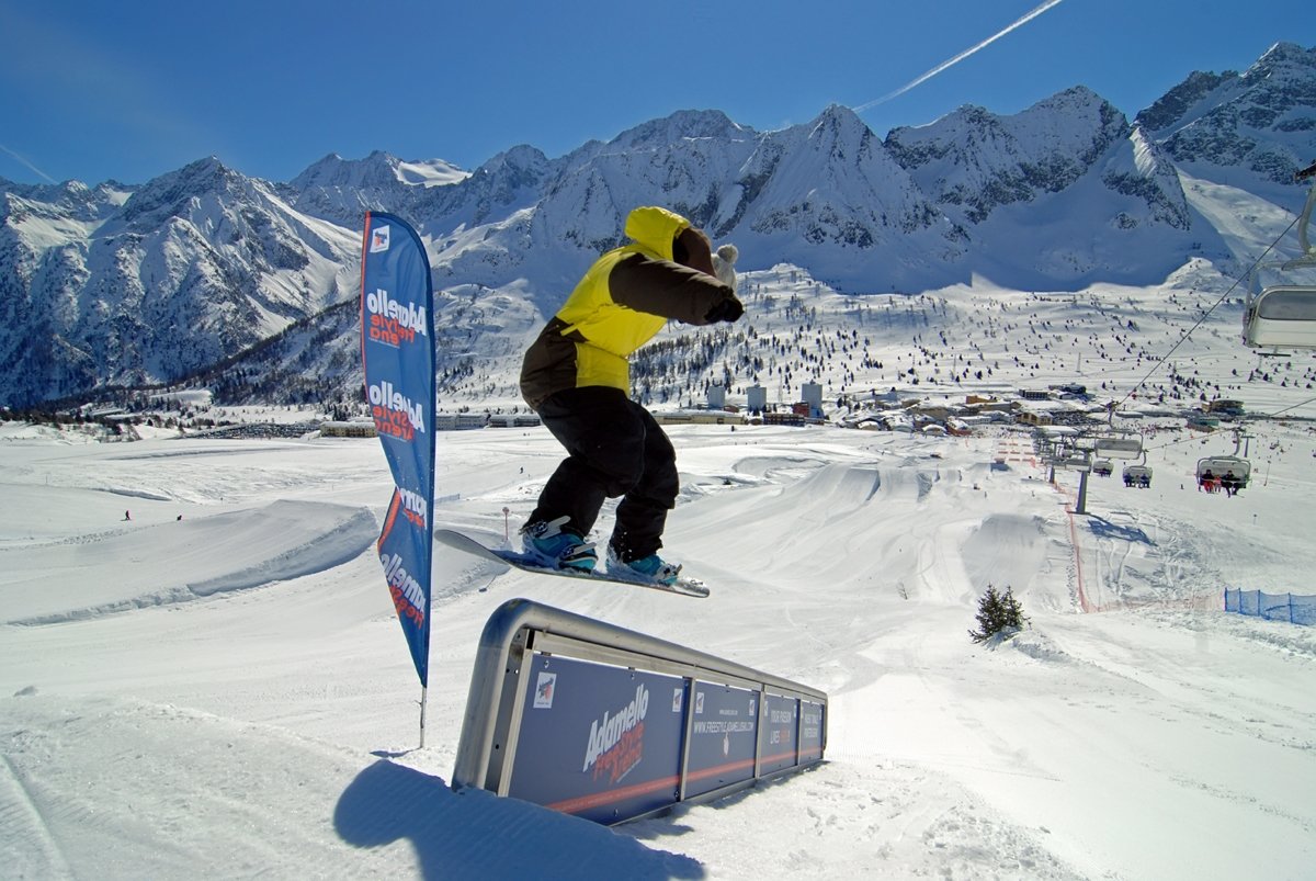 adamello-freestyle-arena-snowboard-2.JPG