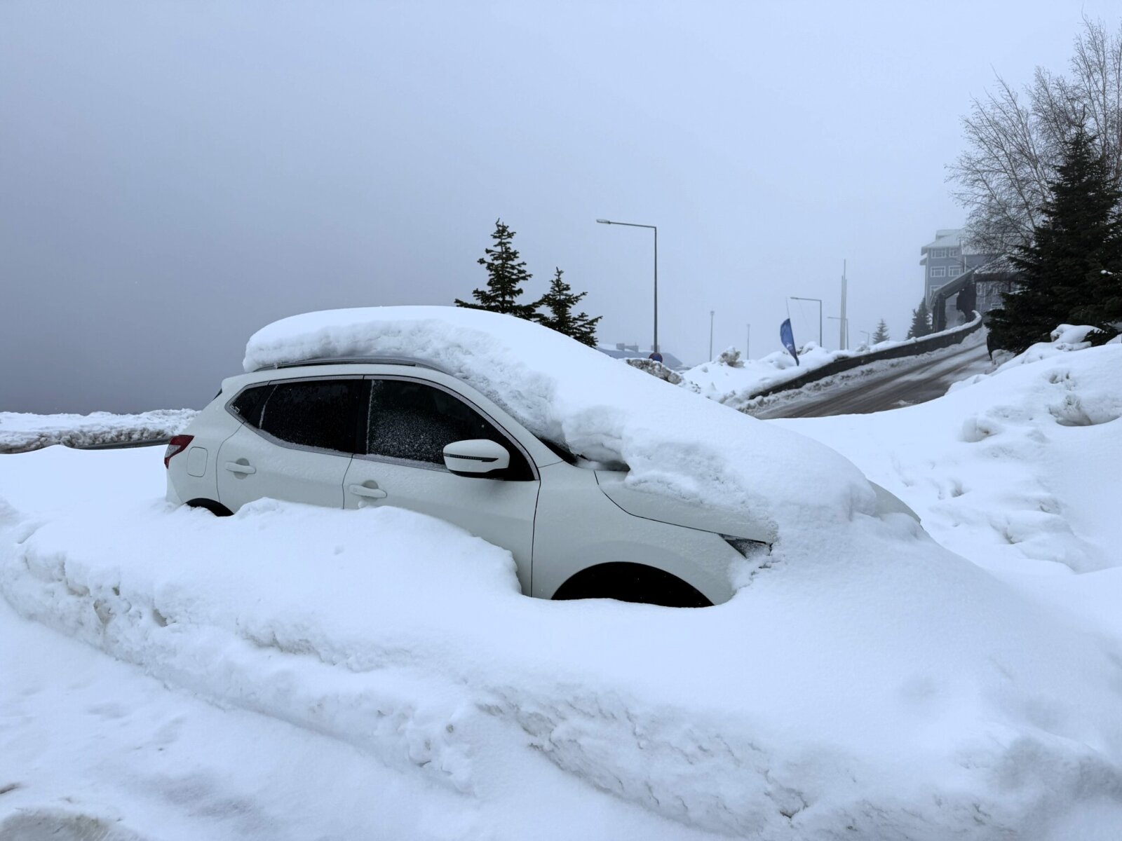A hó mennyiséggel nincs probléma, az időjárással már viszont már volt