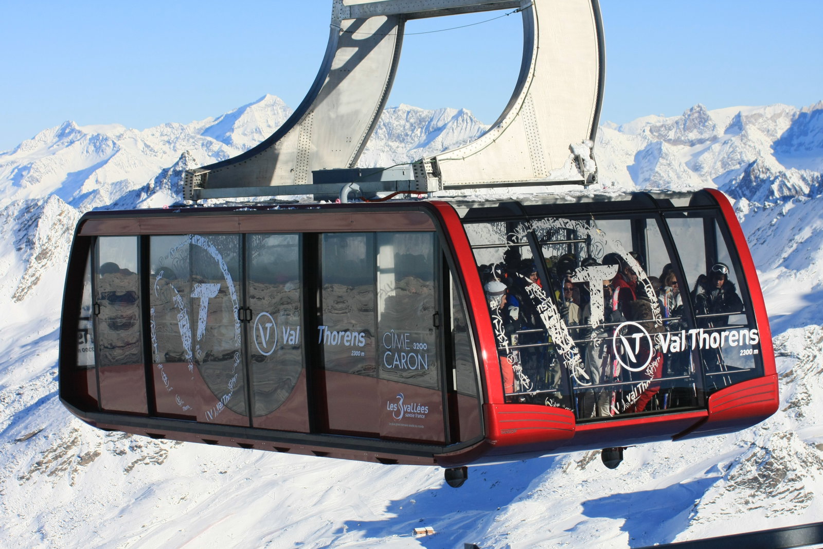 Utazás a Caron csúcsra hatalmas kabinos lifttel - Val Thorens - Fotó: C. Cattin