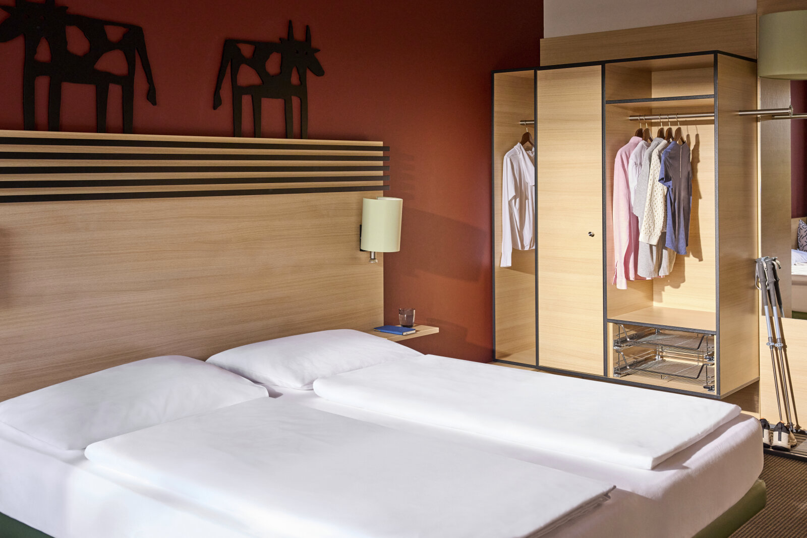 AC14235770-TB-Schladming-doppelzimmer-classic-bedroom-0156.jpg