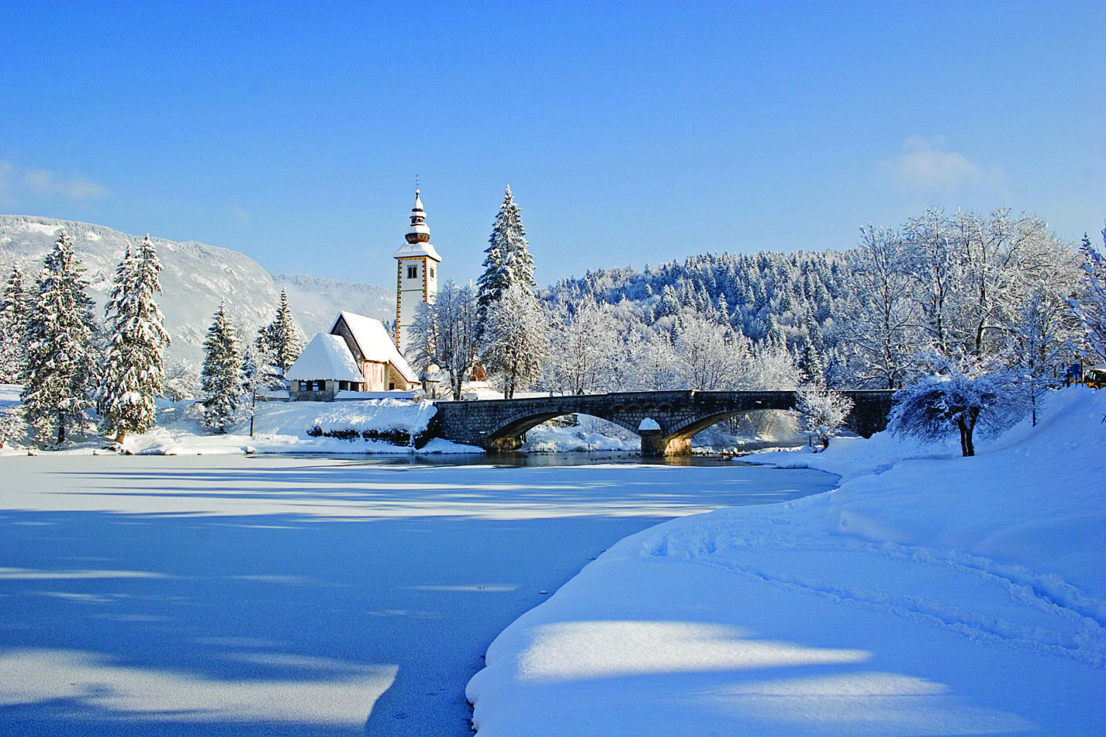 Bohinj-winter.jpg