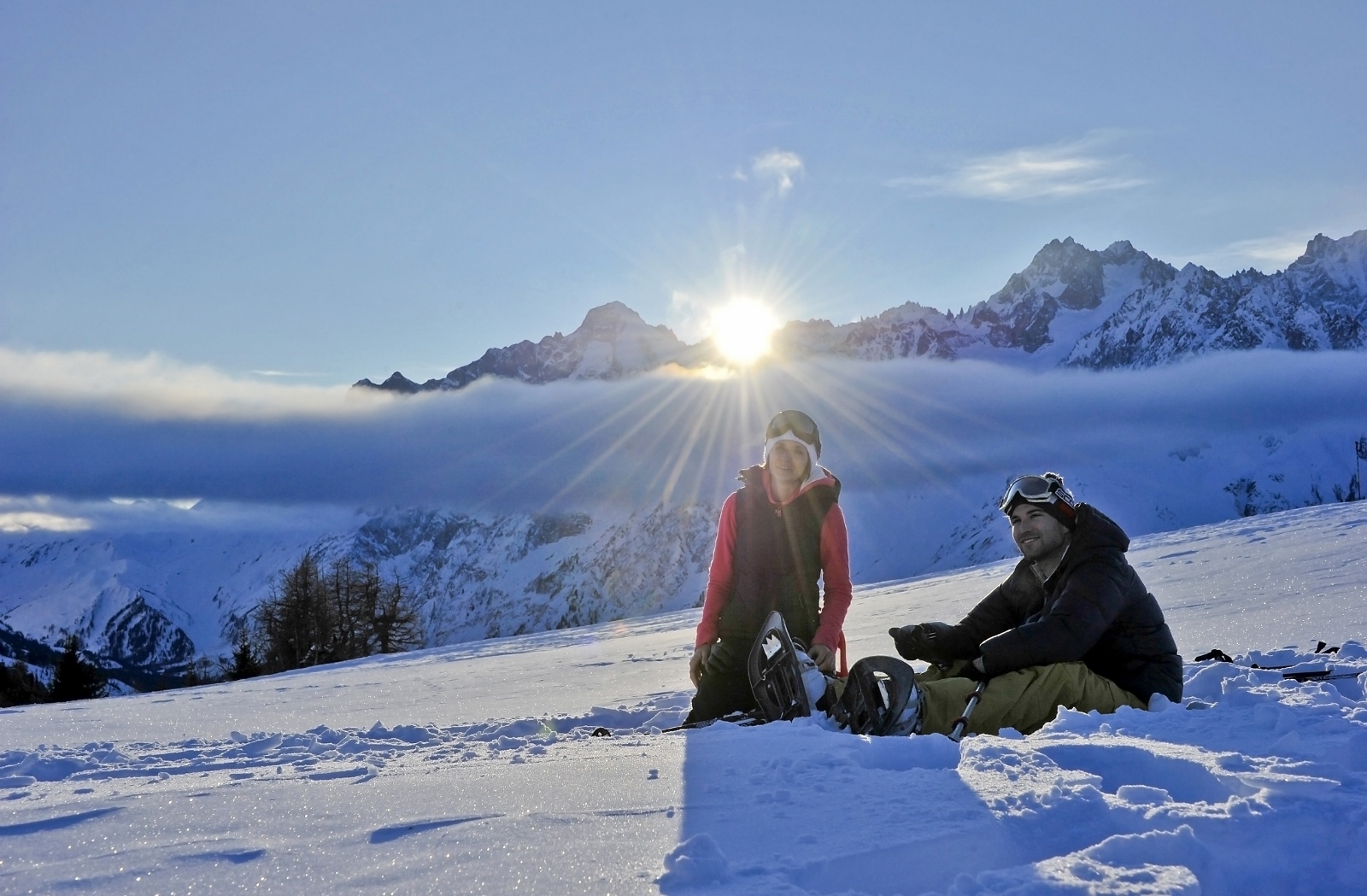 Sítúrázók - háttérben a 3820 méteres Mont Dolent