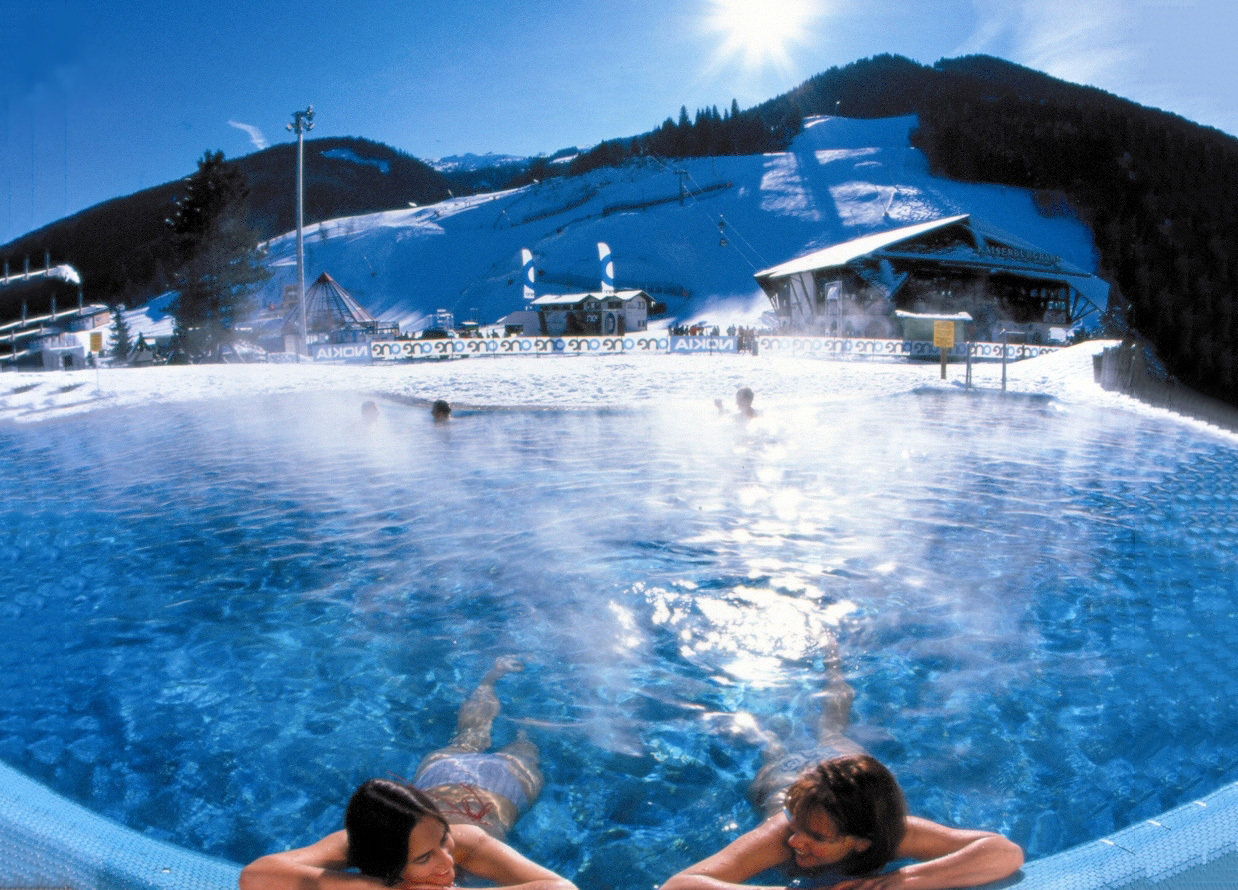 Термальная лечебная вода одного курортов венгрии содержит. Термы БАД Кляйнкирххайм. БАД Хофгаштайн Австрия термальные источники. Курорт БАД Кляйнкирххайм термальные источники. БАД Хофгаштайн термы.