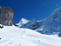 egyik fekete pálya háttérben az Eiger gleccser
