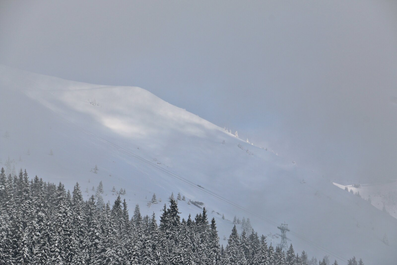 A Schmitten gerince dereng a reggeli napsütésben