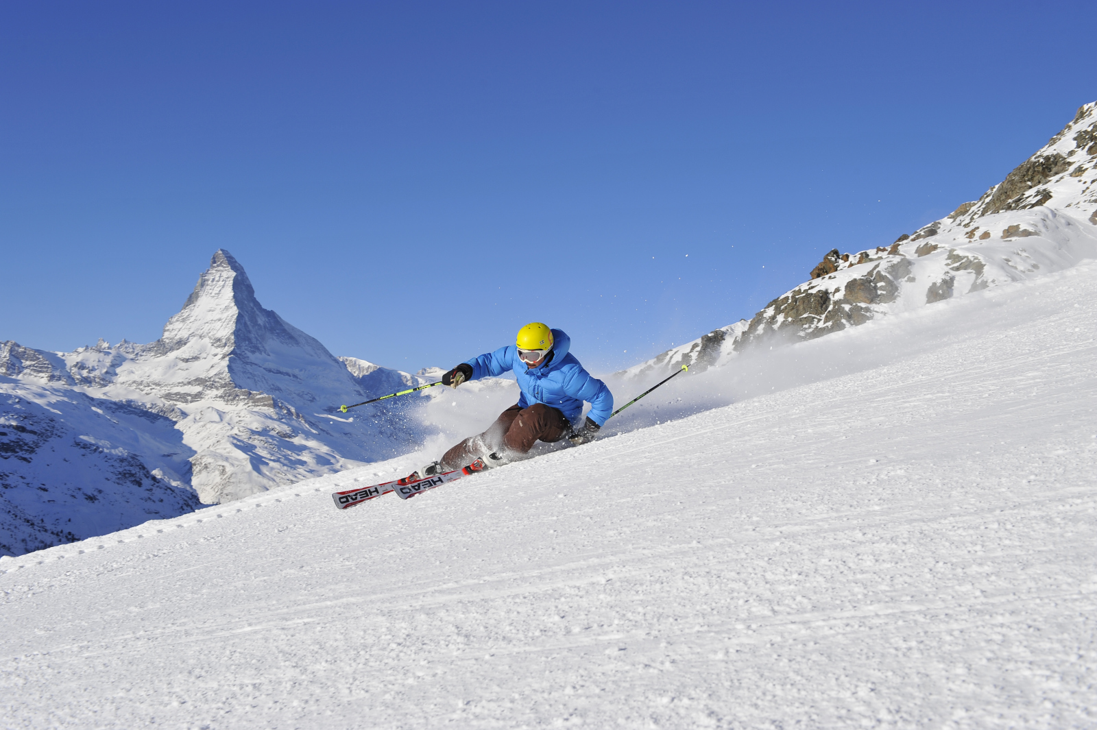 Skifahrer-vor-Matterhorn.jpg