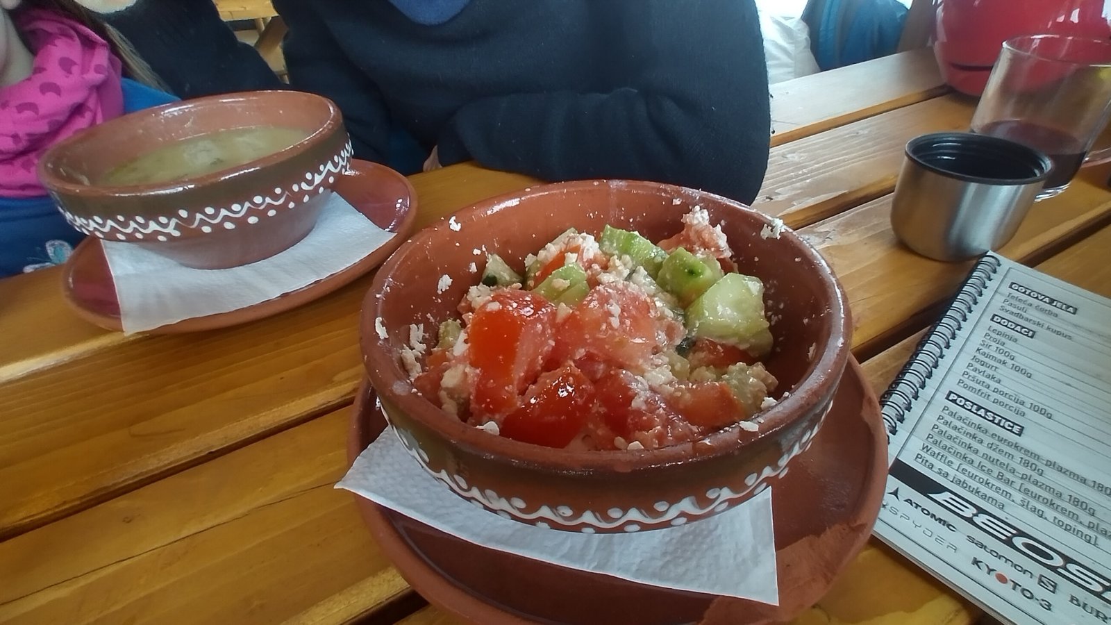 Hütte - sopska saláta
