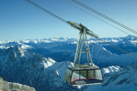 Gletscherbahn Zugspitze - ezzel a kabinossal juthatunk fel Németország csúcsára