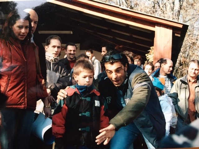 2004-ben hivatalos látogatást a Fogarasi Síiskolában Alberto Tomba