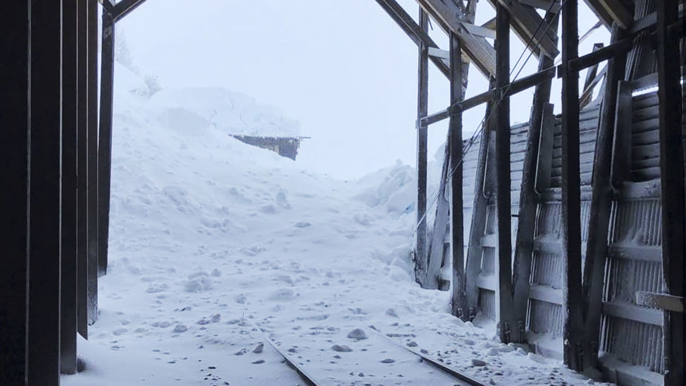 Megrongálódott hófogó Myrdal és Hallingskeid között (Kép: Norvég Vasút)
