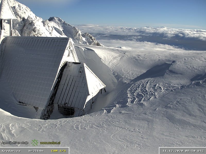 Kredarica mérőállomás 2514 méteren: 255 cm hó