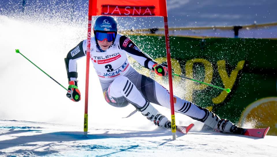 Petra Vlhová, Jasnán kezdett el síelni