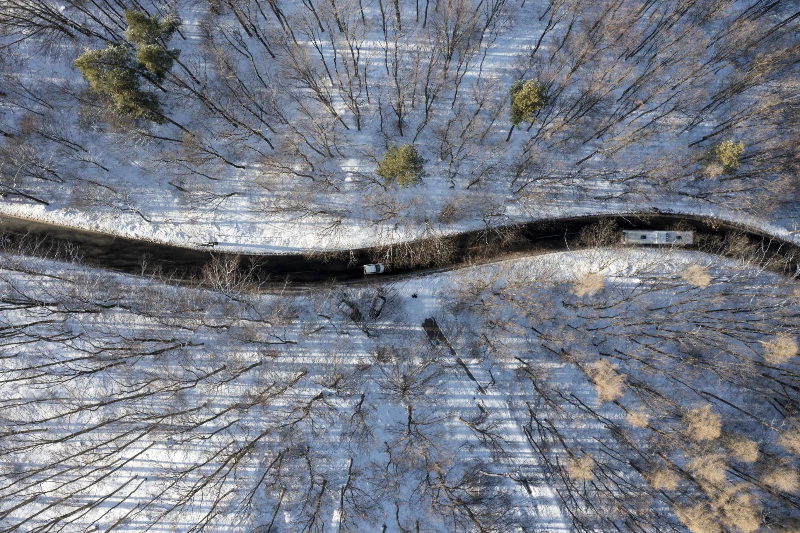 Drónnal készült felvételen havas táj Salgótarján közelében 2021. december 26-án. MTI/Komka Péter