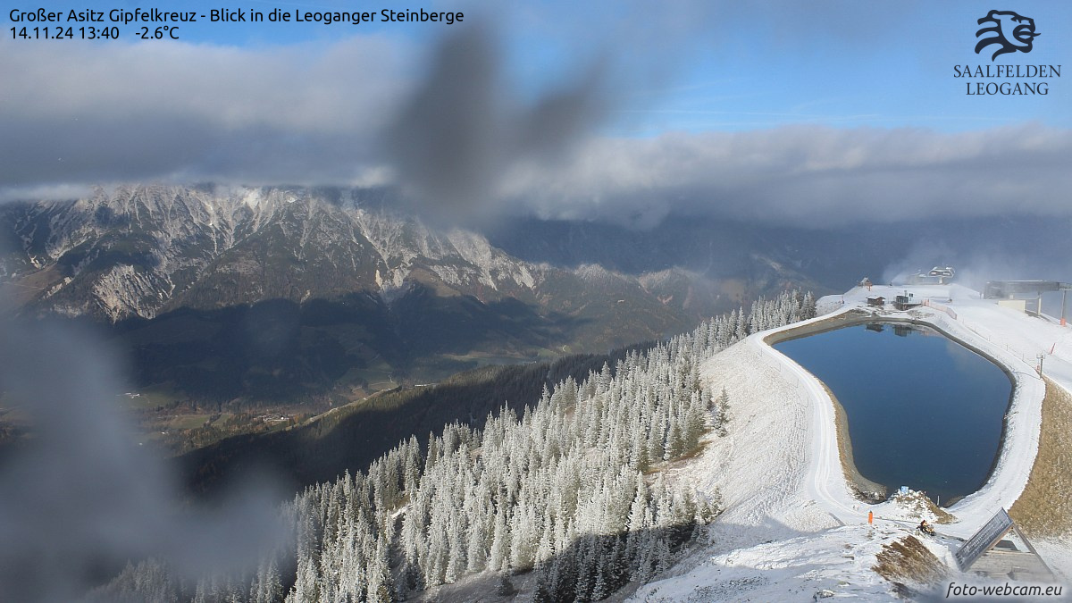 Némi friss hó a hegyekben és javában zajló hóágyúzás, a képen Leogang (Salzburg) - Fotó: foto-webcam.eu