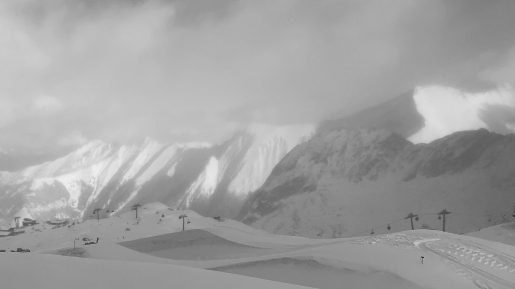 Kaprun szerda délután, az elmúlt napokban 60-70 cm hó esett a hegyen