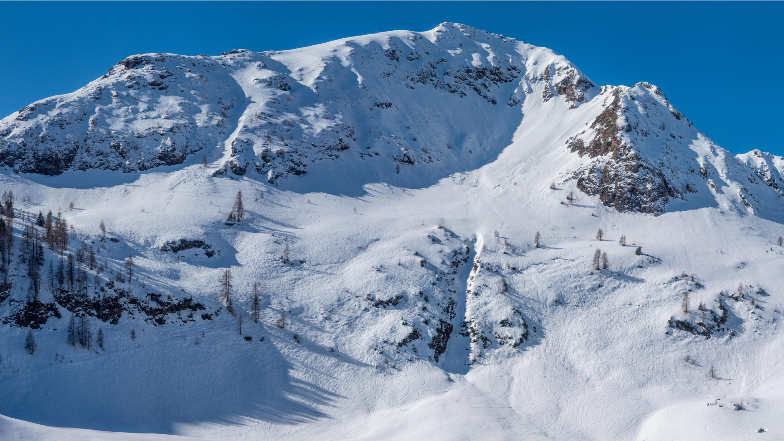 A Wildseeloder lesz a FWT helyszíne Fieberbrunnban. 583 méteres szintkülönbség és 48 fokos meredekség jellemzi a legendás freeride terepet.