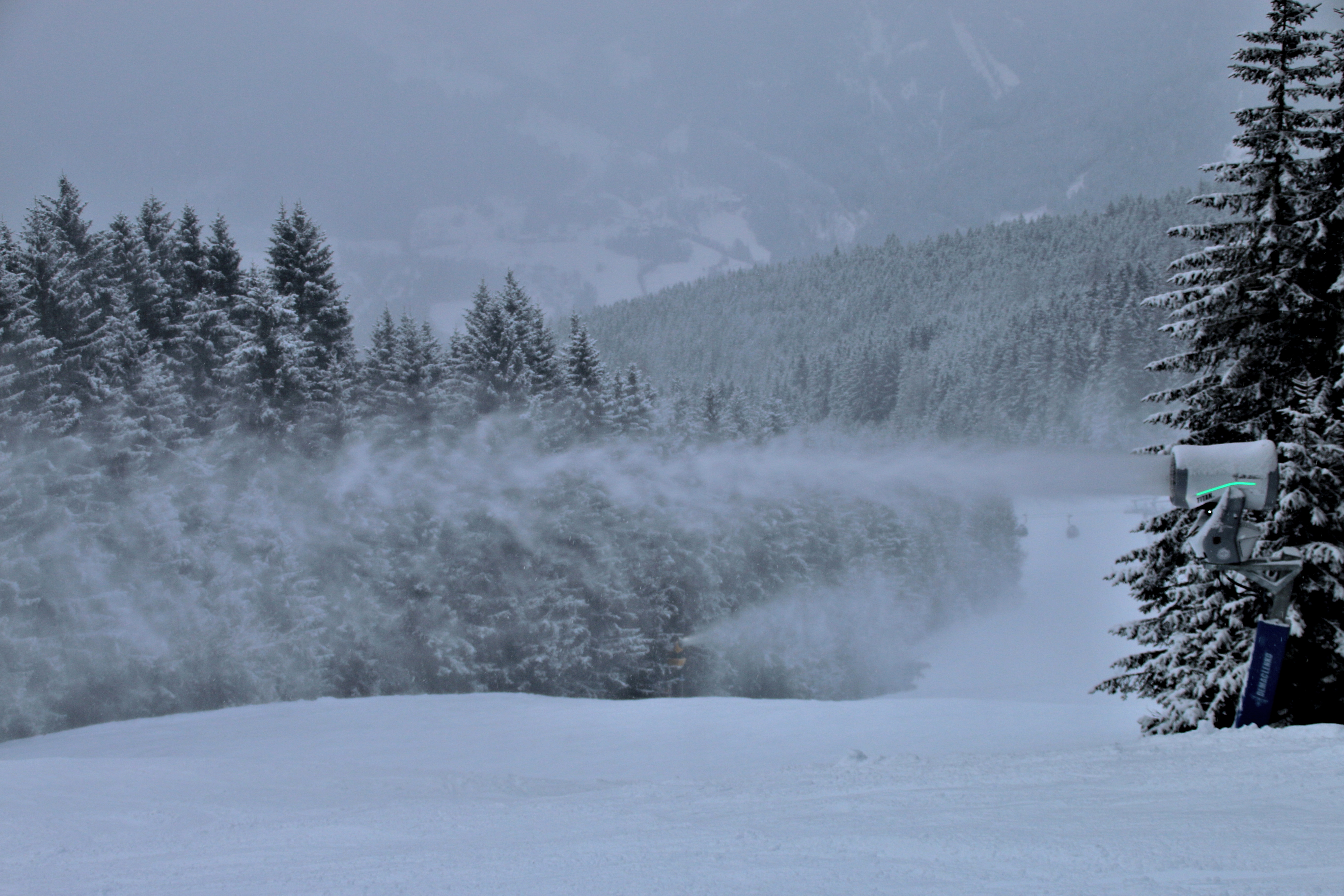 Intenzív hóágyúzás február 14-én a salzburgi Zell am See-ben - Fotó: Stánicz Balázs