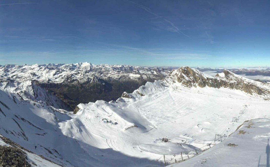 Klasszikus síelő és snowboardos idő volt ma a gleccseren - Fotó: Kitzsteinhorn