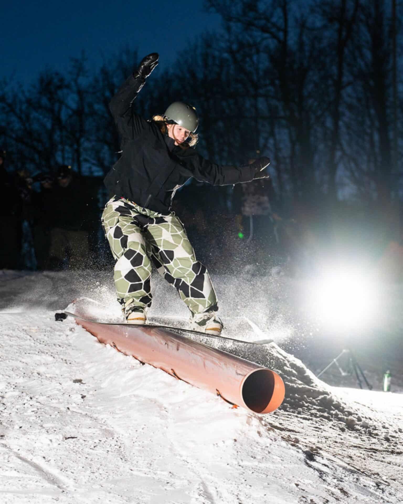 Tóth Lili is rajthoz áll I Fotó: snowboardhungary.hu