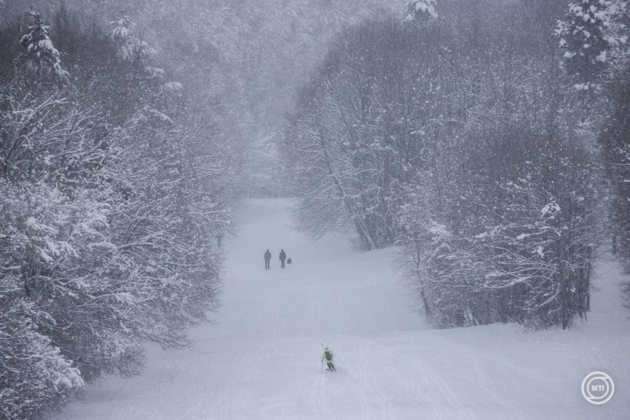 Pécs, 2026. január 5. Síelő és szánkózók a pécsi sípályán 2026. január 5-én. MTI/Ruprech Judit