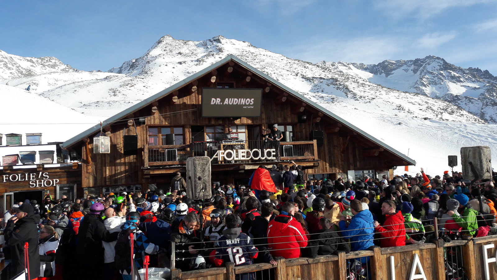 A Franciaorsz gi Apr s Ski Fellegv ra A LA FOLIE DOUCE T rt nete
