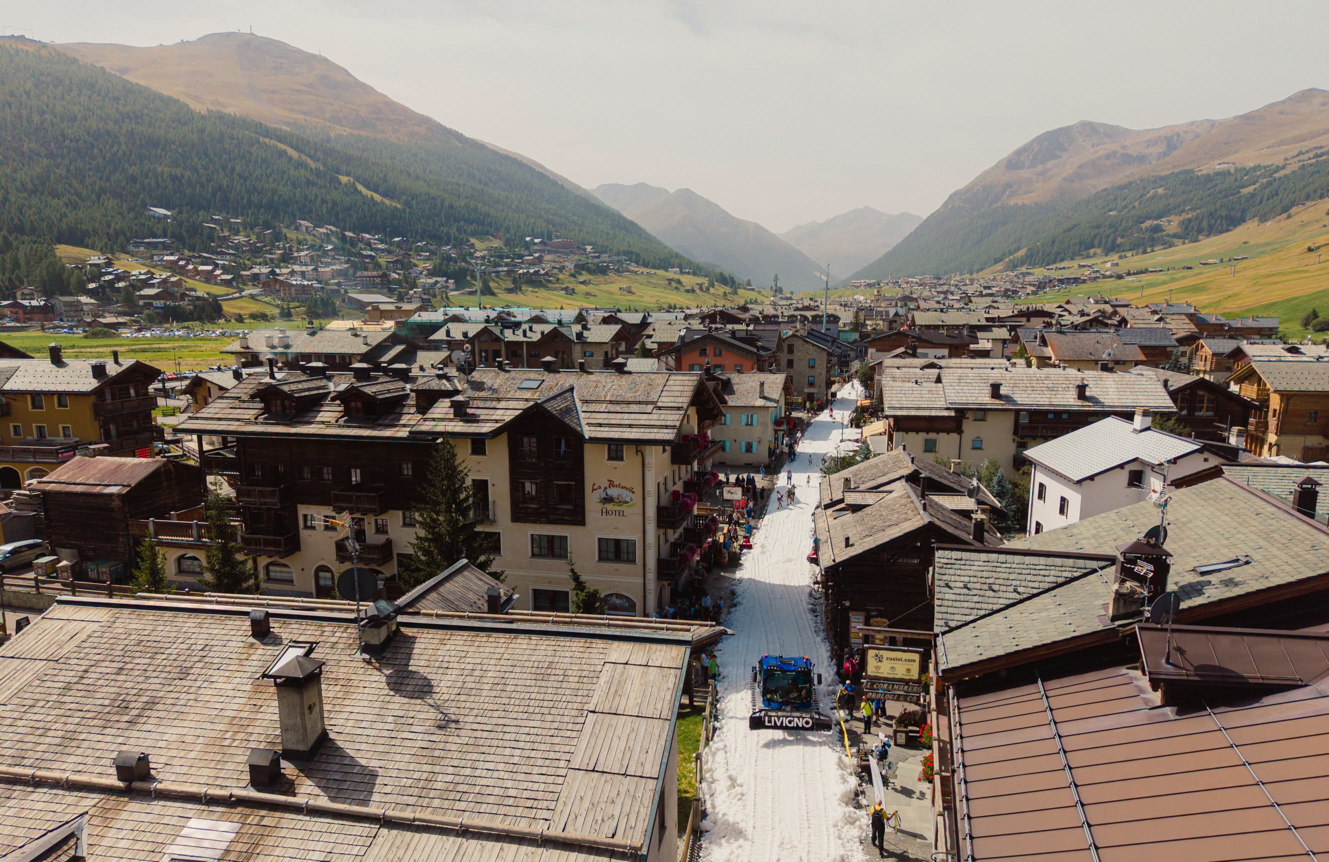 Egy fehér csík a településen (Kép: Livigno)