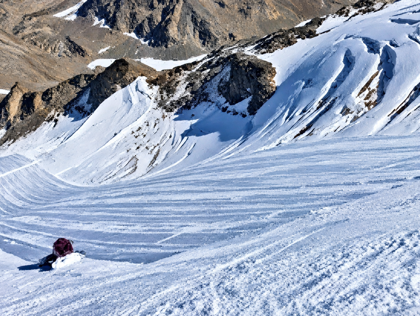 Kifejezetten jól néz a 29-es fekete, a felső részeken a friss hó is segített - Fotó: Pitzaler Gletscher