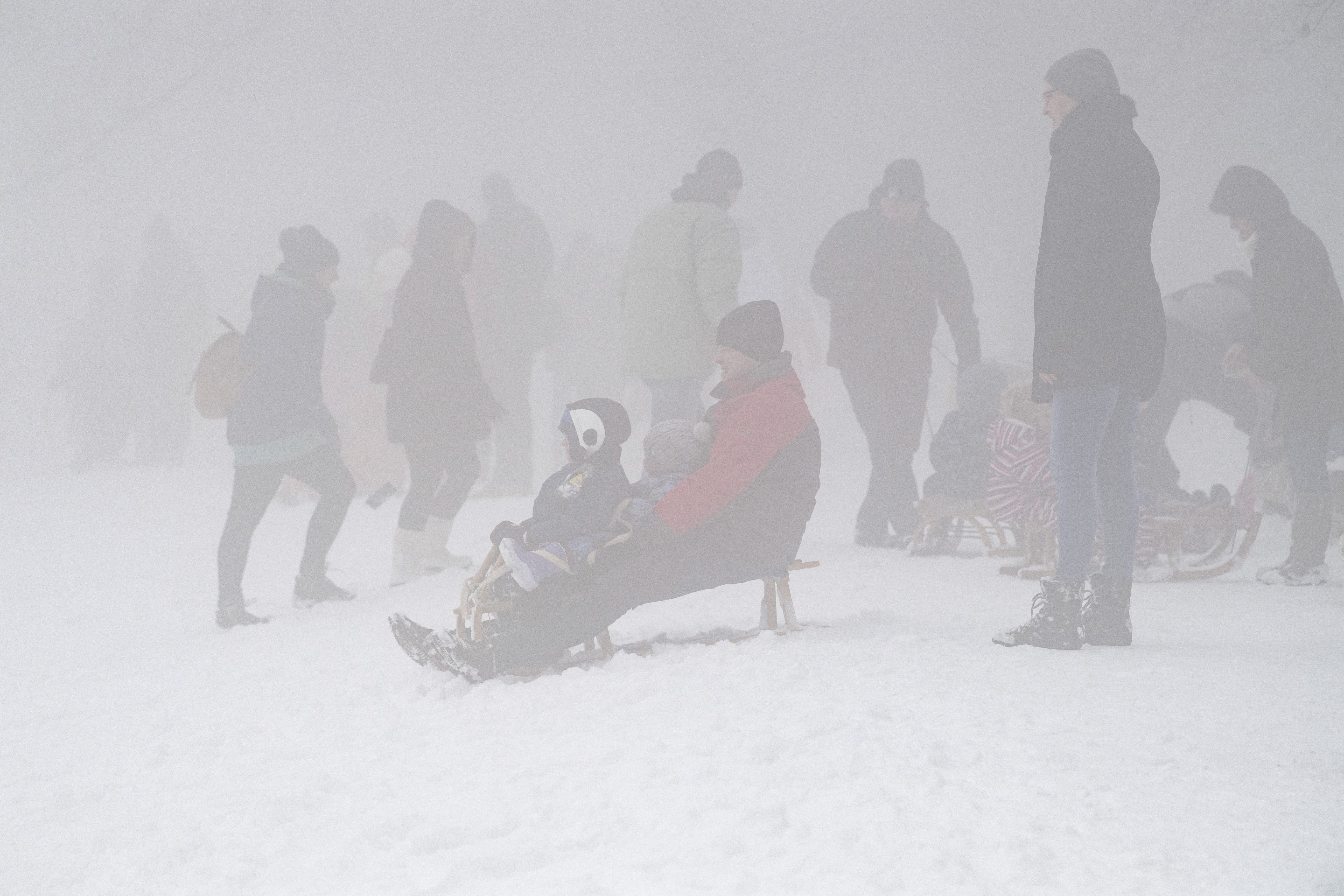 2018. január 21. Kirándulók és szánkózók a Normafánál. MTI Fotó: Szigetváry Zsolt