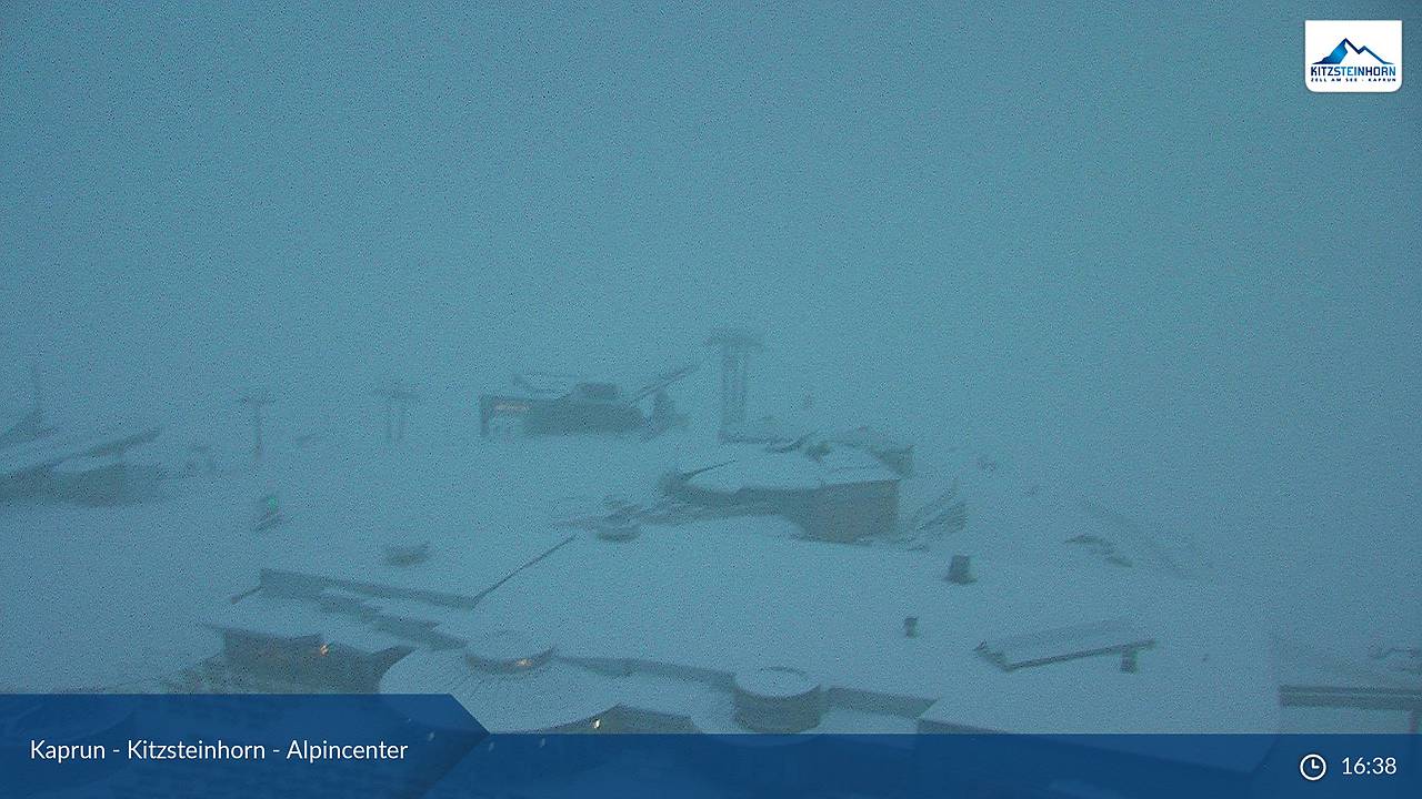 Kaprunban -9 fokot mértek késő délután, az osztrák gleccsereken 15-20 cm hó esett
