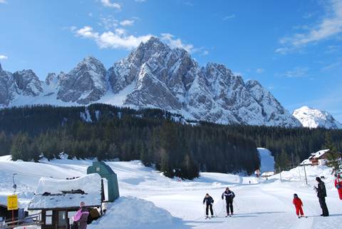 Sappadai látkép - háttérben a Dolomitok sziklái Sappadai látkép - háttérben a Dolomitok sziklái