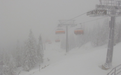 Stuhleck (Semmering) ma reggel, erős havazásban is mennek a liftek