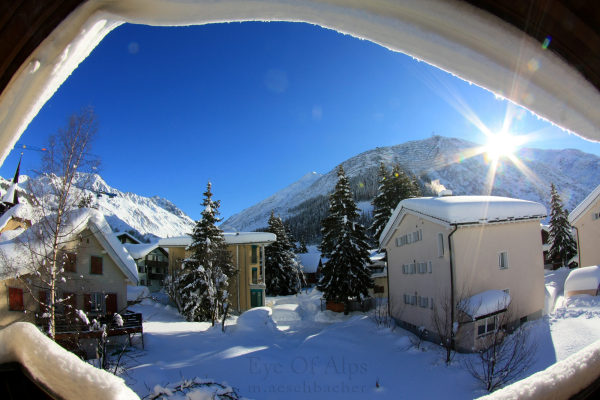 Andermatt, szikrázó napsütés és méteres hó (Kép: Michi Aeschbacher)
