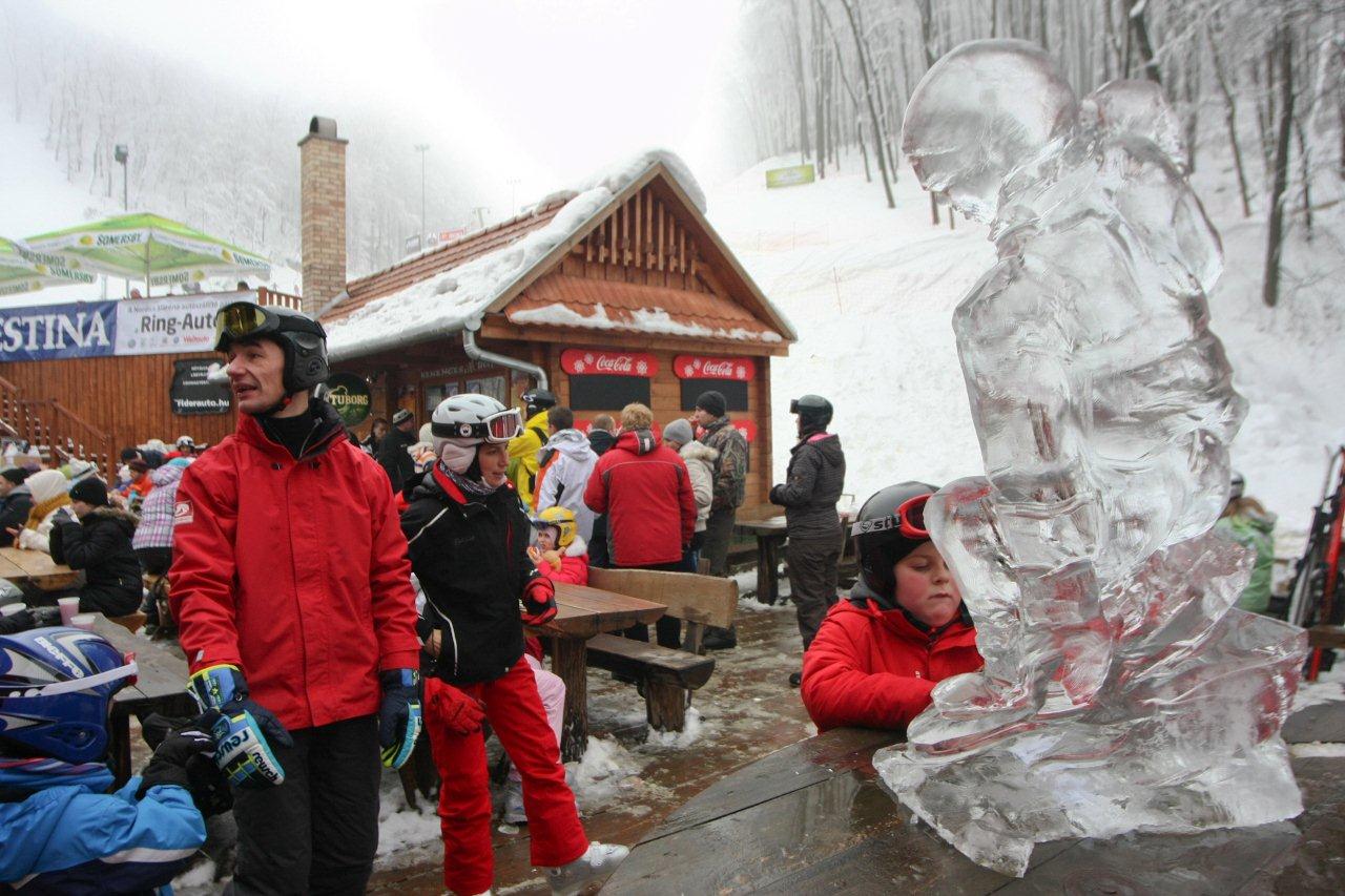 Snow Day Eplényben 2013 - jégszobrokat is láthattunk.