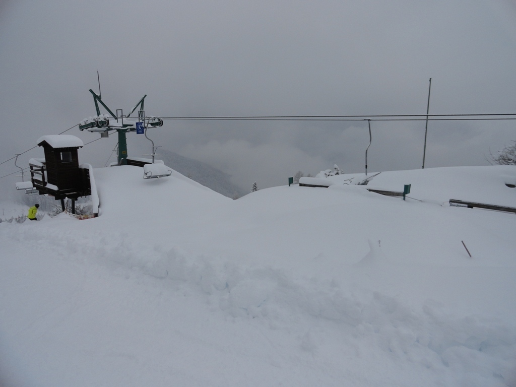 Gerlitzen - Karintiában is sok a hó, igaz a síterepek már zárnak